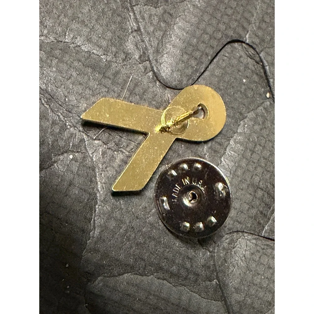 Breast Cancer Awareness Enamel Gold Tone Brooch Pink Ribbon Lapel Pin Pink USA